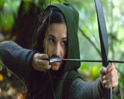 She is a daughter of American Kung Fu star Roy Horan and eventually learned archery, shooting, and Taekwondo from him.